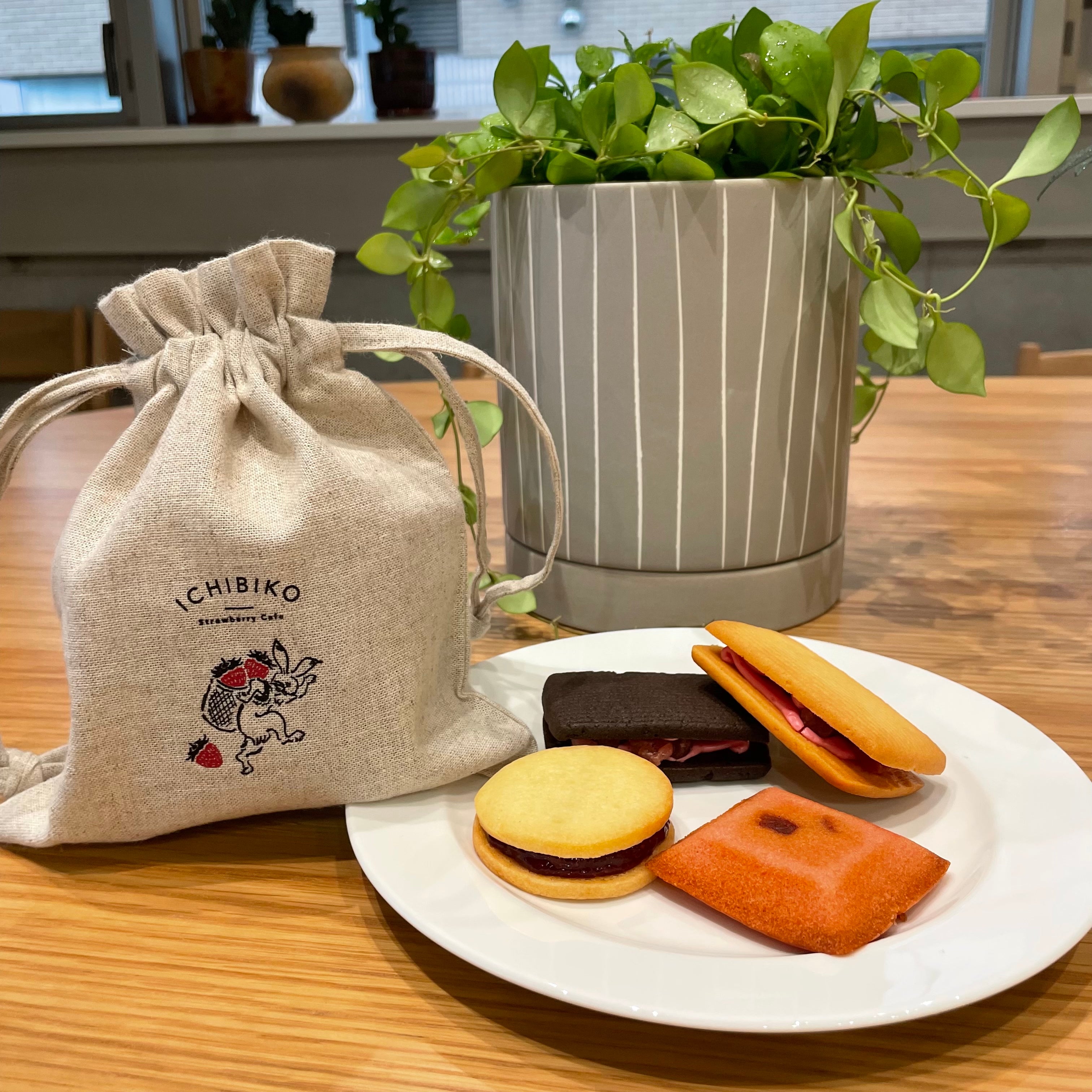 【いちごの日限定】ICHIBIKOオリジナル巾着セット