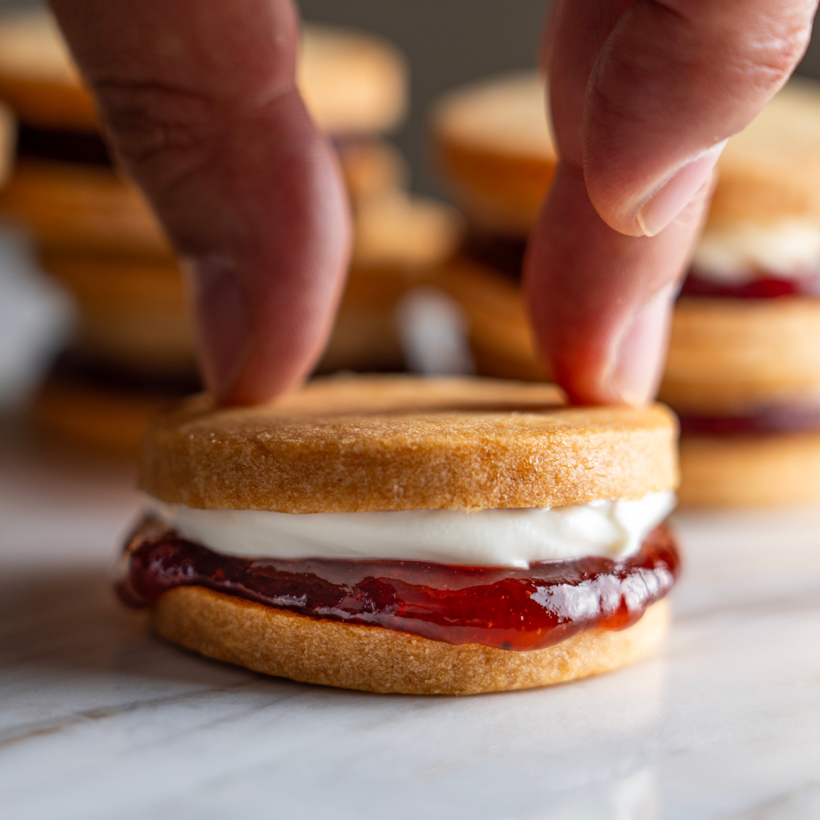 いちごのジャムサンドクッキー&いちごとミルクのジャムサンドクッキーBOX