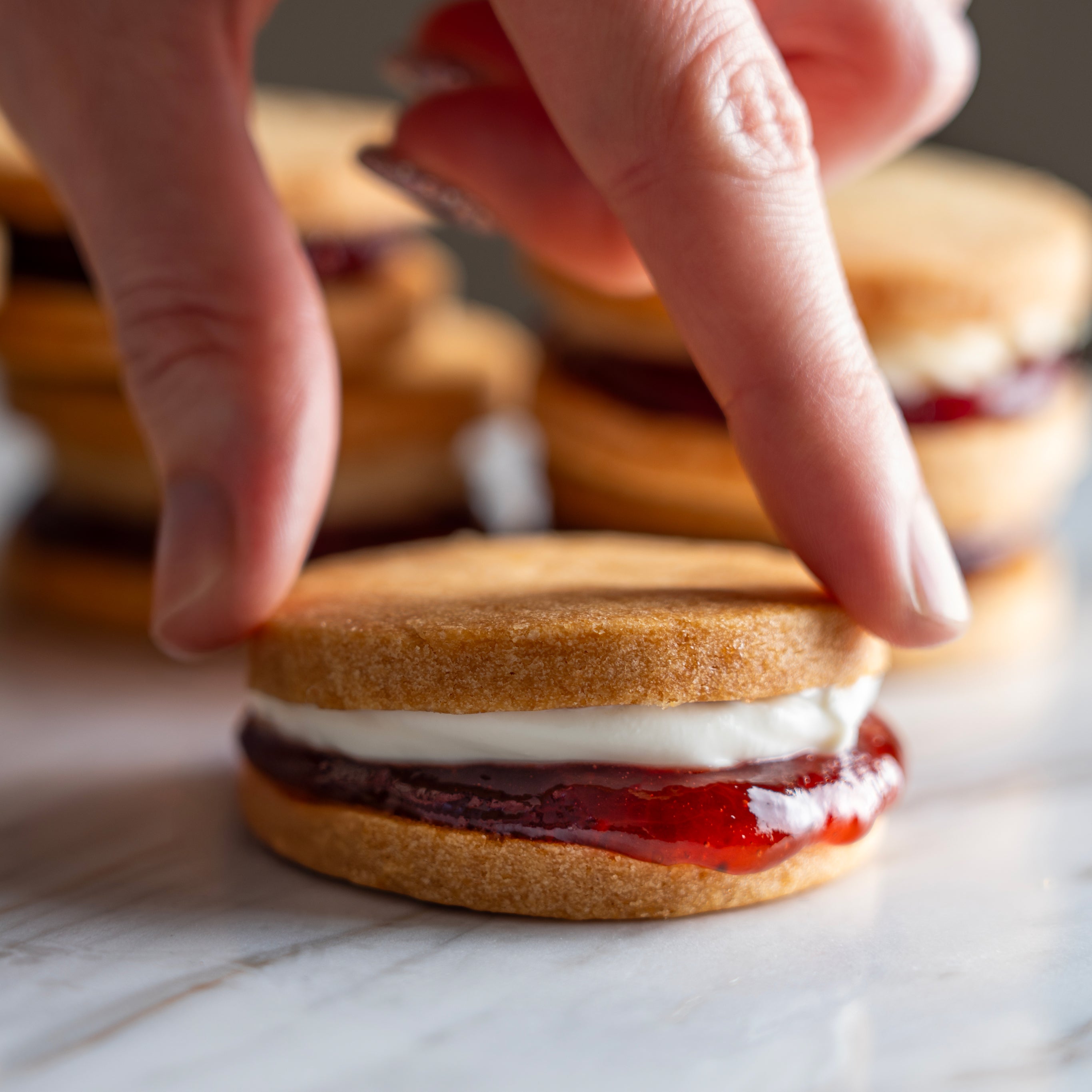 いちごのジャムサンドクッキー&いちごとミルクのジャムサンドクッキーBOX