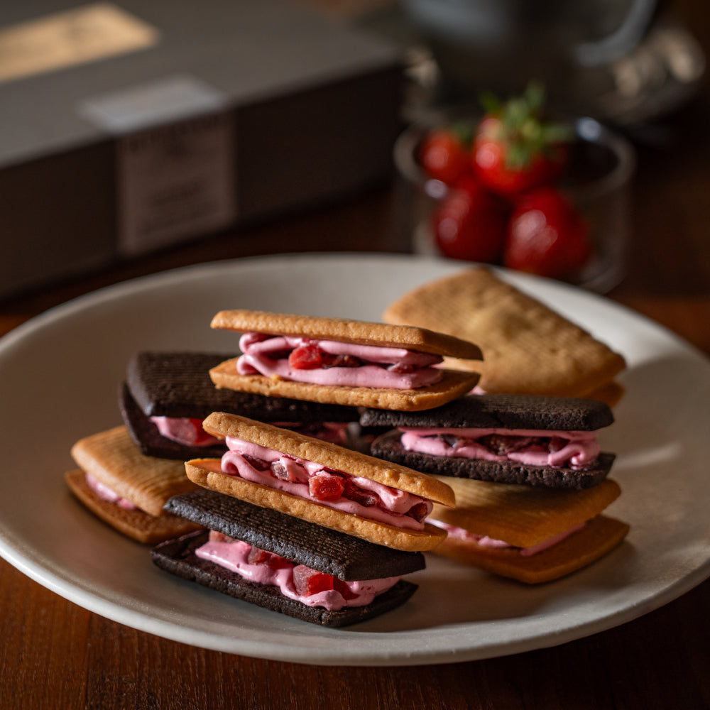 とっておき いちごバターサンド〈プレーン&ココア〉(各4個入り)