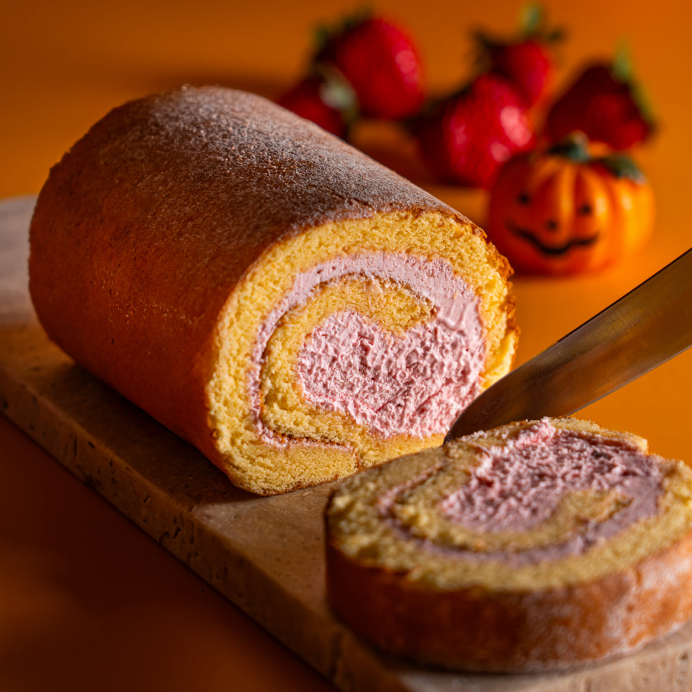 ハロウィン限定 いちごのロールケーキ