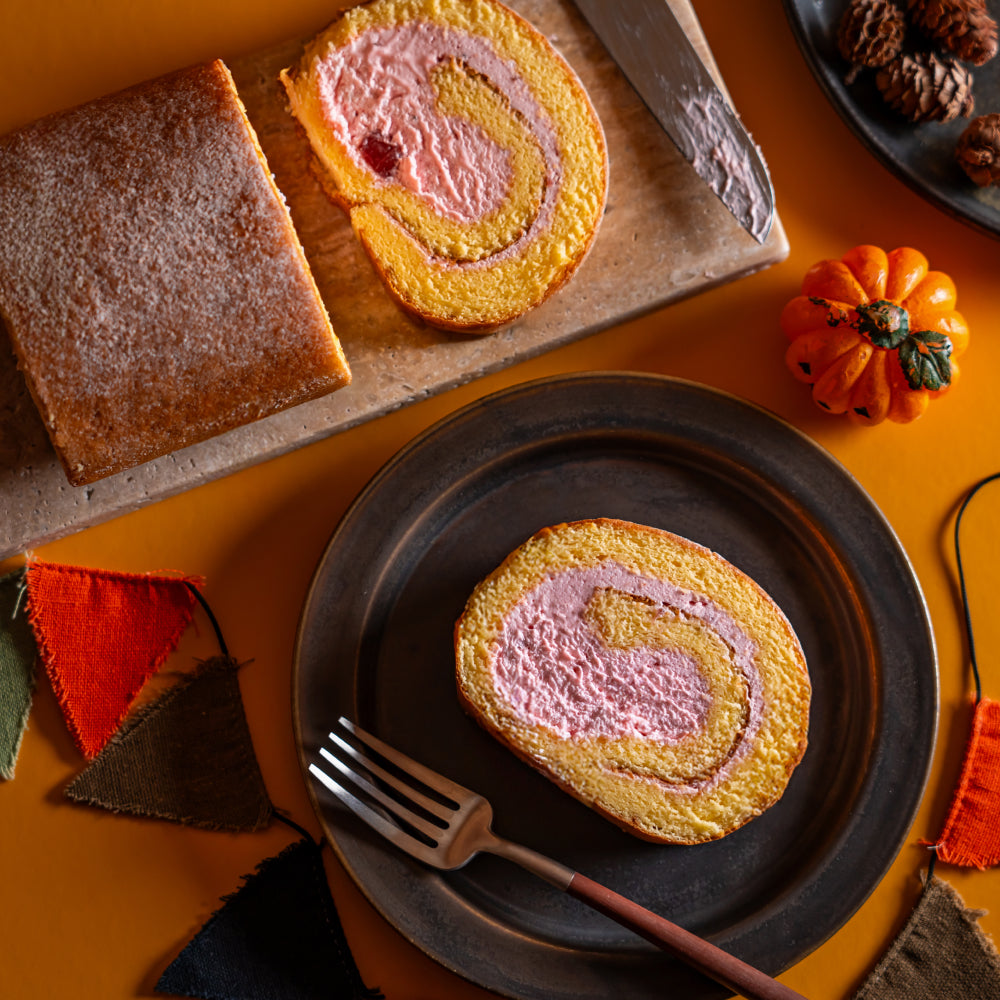 ハロウィン限定 いちごのロールケーキ