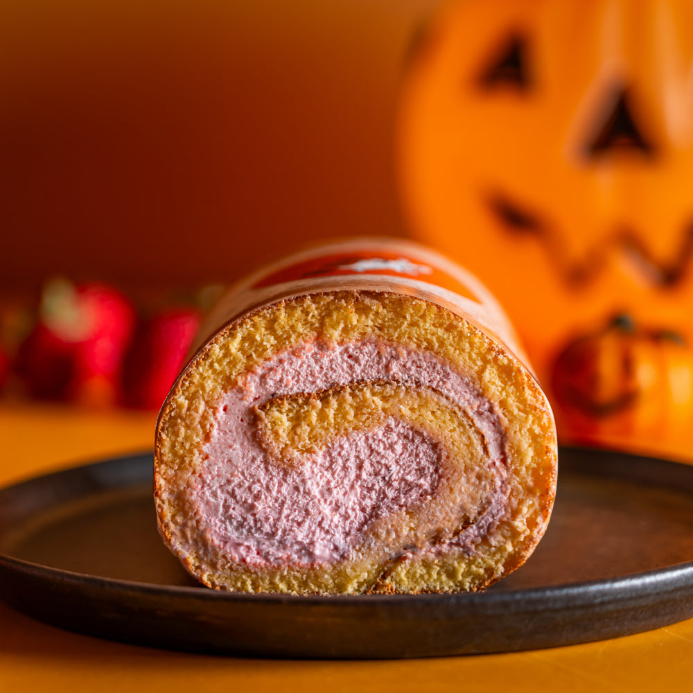 ハロウィン限定 いちごのロールケーキ