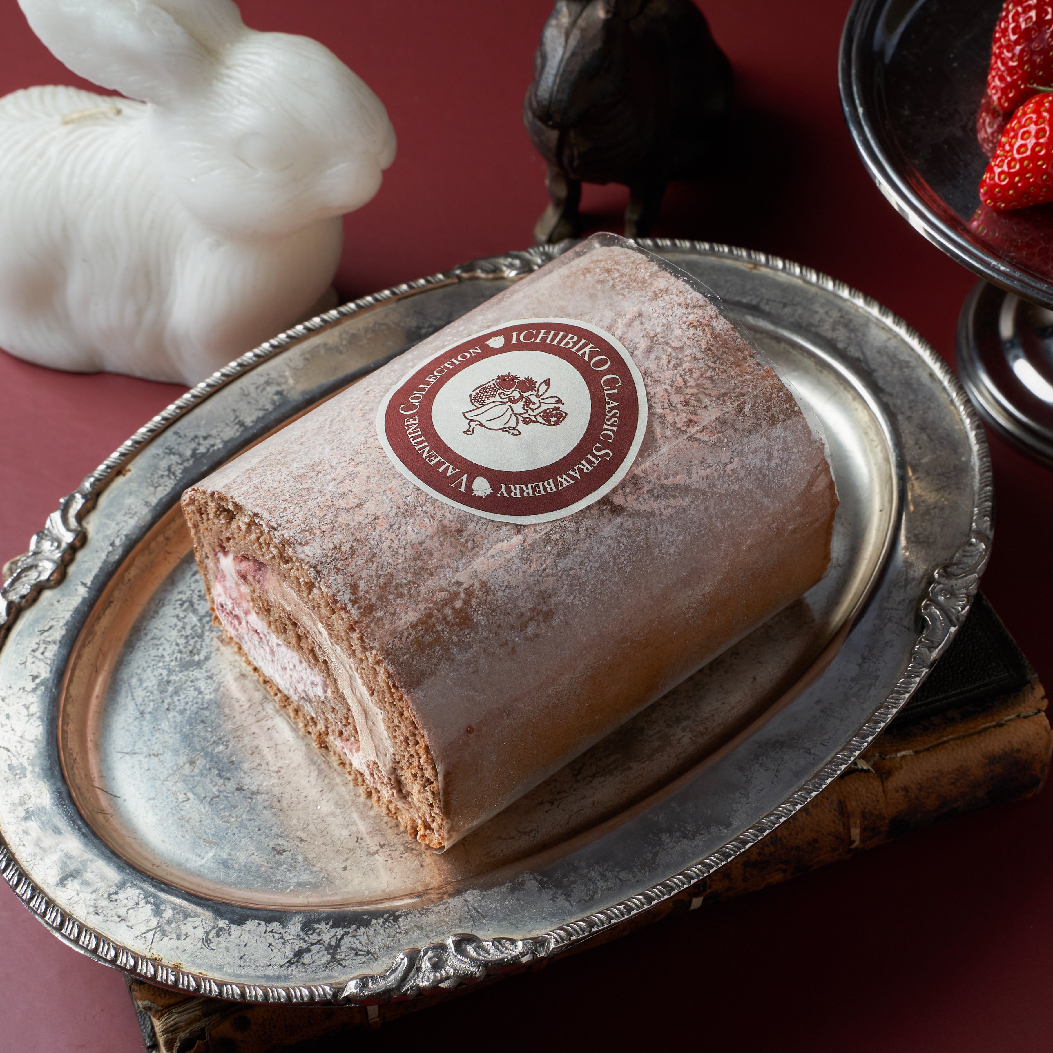 【受注販売商品 2月2日以降順次発送】いちごのチョコロールケーキ