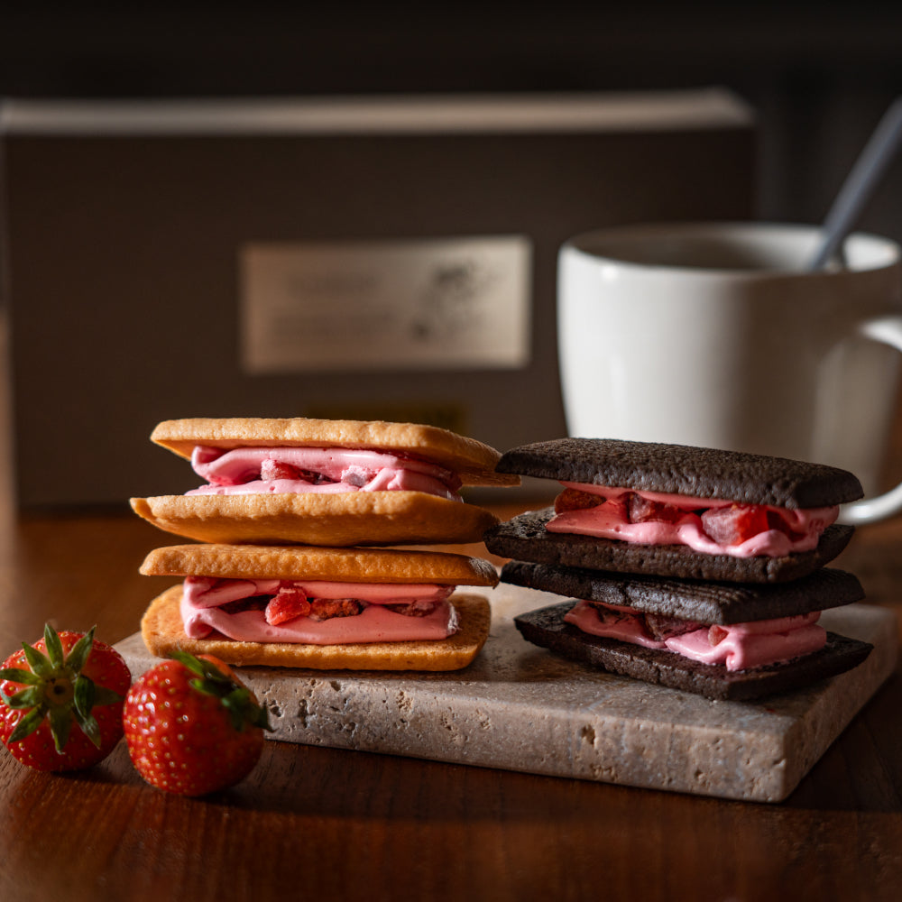 とっておき いちごバターサンド〈プレーン＆ココア〉（各2個入り）