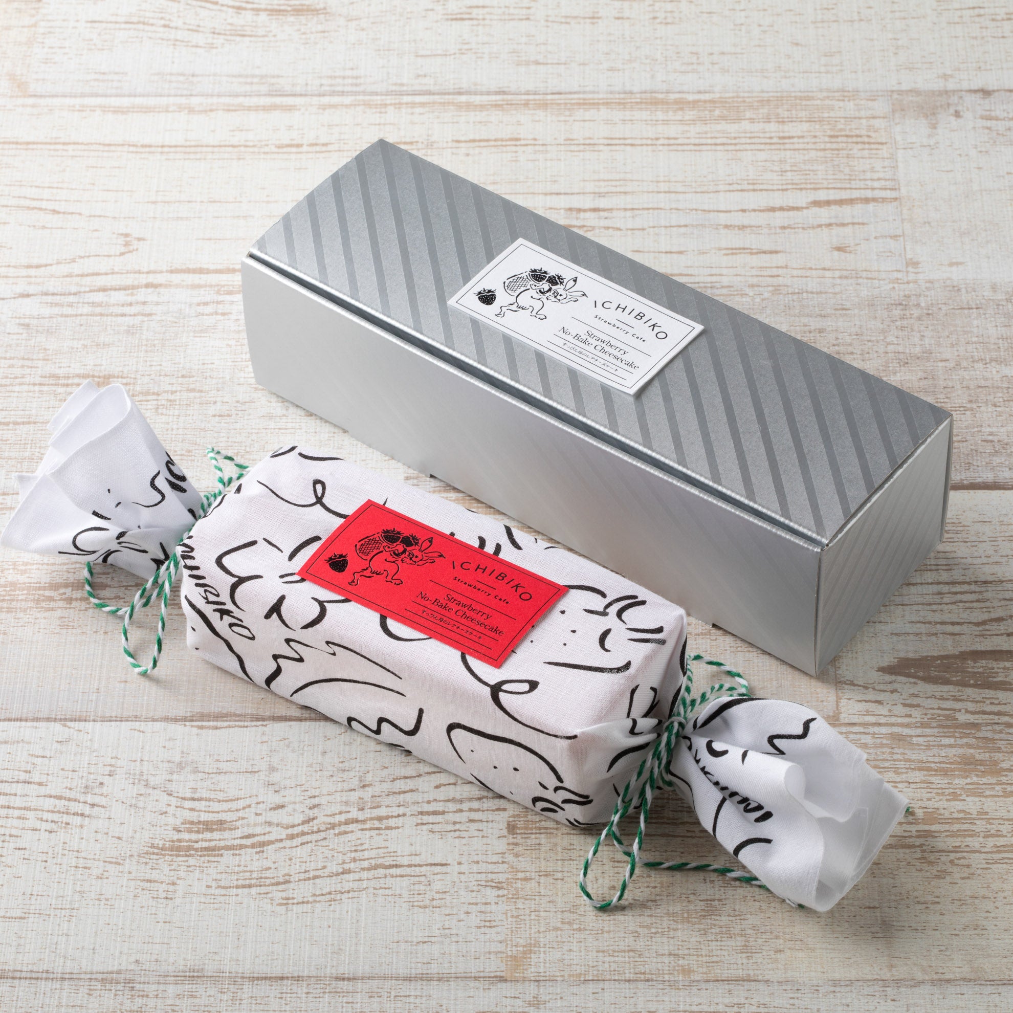 展示品♪ハンドメイド♪お試しprice！いちごケーキみたいなチビコイン 